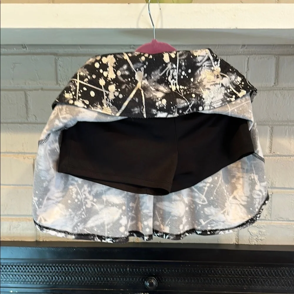 Justice Sz 12 Black and White Skater Mini Skirt EUC